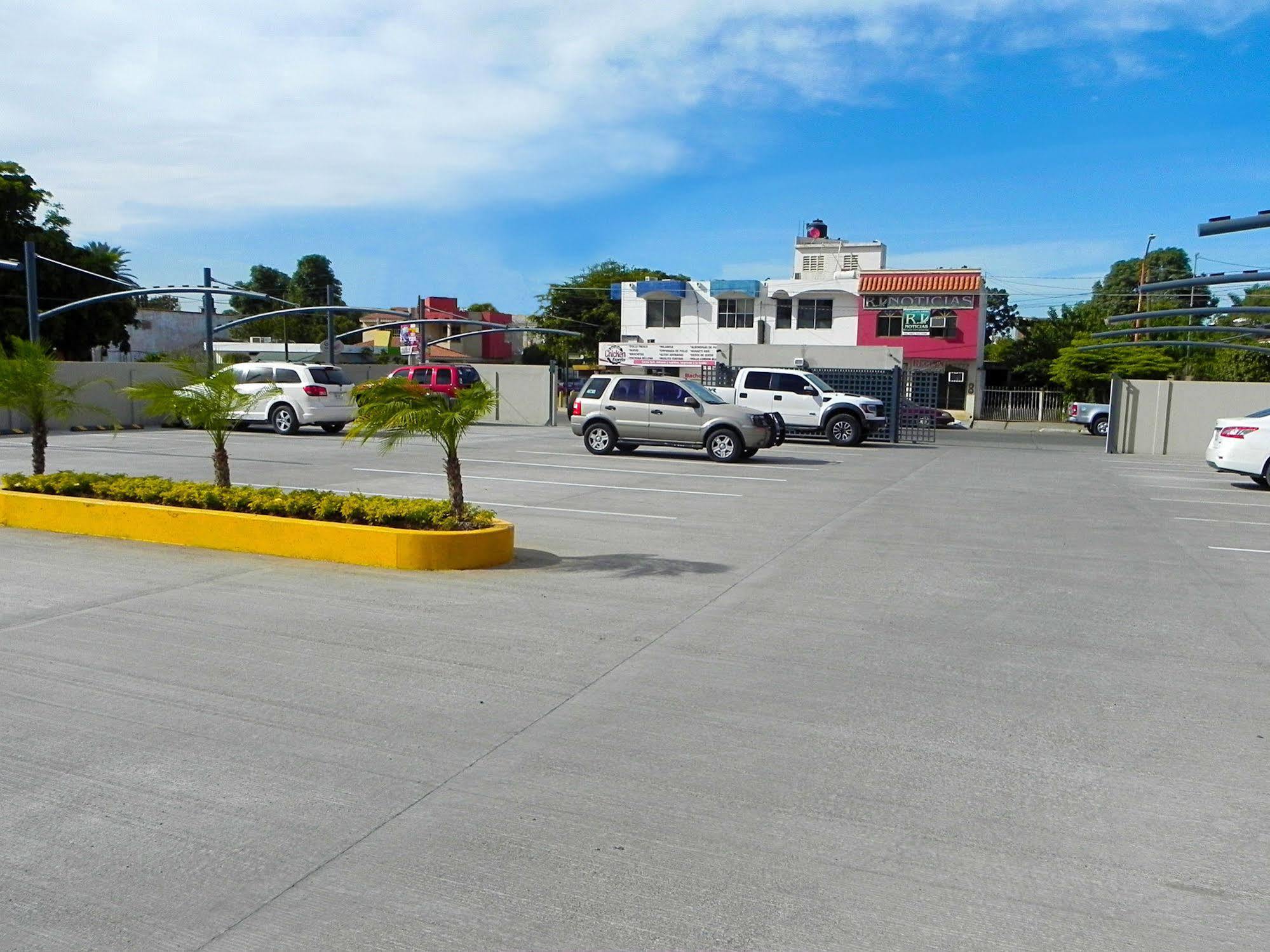 Hotel El Sembrador Guasave エクステリア 写真